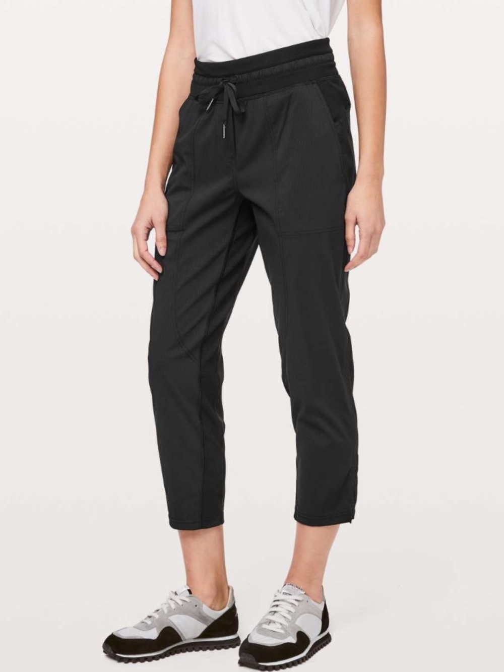 Lululemon Women’s Dance Studio Crop Black Size 8